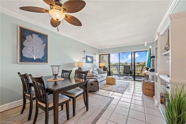 803 River Point DR 306B, Naples, FL 34102