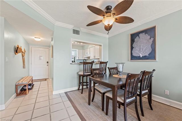 803 River Point DR 306B, Naples, FL 34102