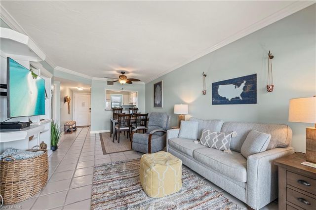 803 River Point DR 306B, Naples, FL 34102