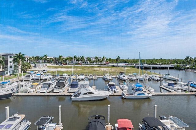 803 River Point DR 306B, Naples, FL 34102