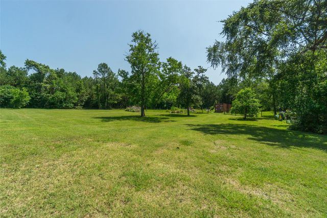 26958 Forest Hills Drive, Waller, TX 77484
