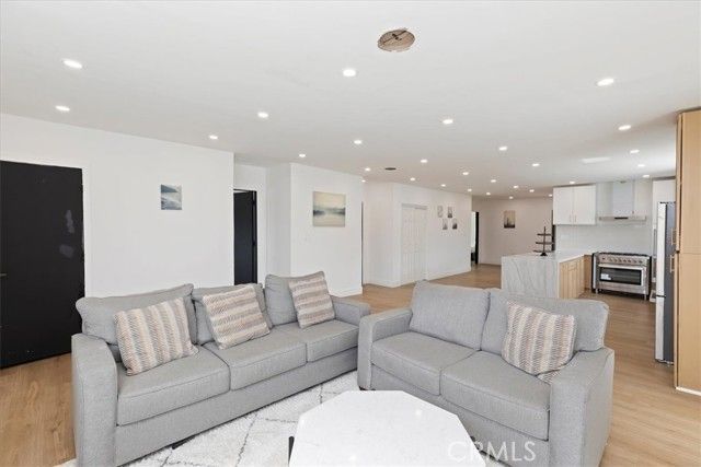 7830 Casa Blanca Street, Riverside, CA 92504