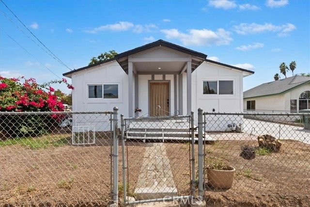 7830 Casa Blanca Street, Riverside, CA 92504