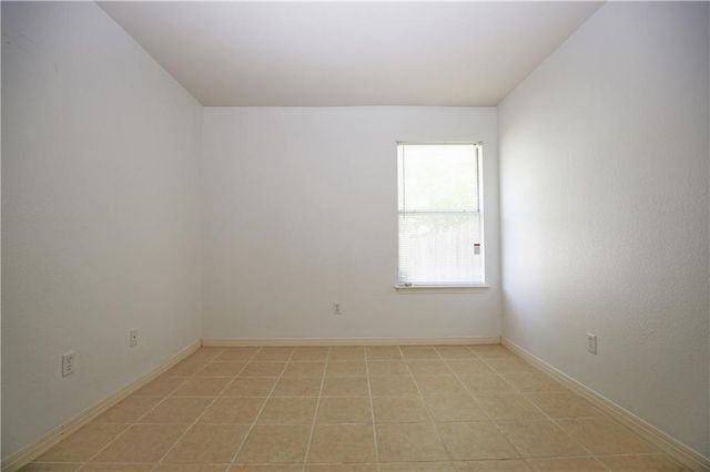 309 Country Aire DR, Round Rock, TX 78664