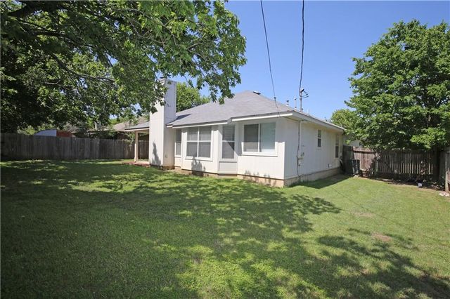 309 Country Aire DR, Round Rock, TX 78664