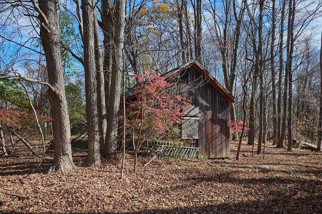 38 West St, Easthampton, MA 01027