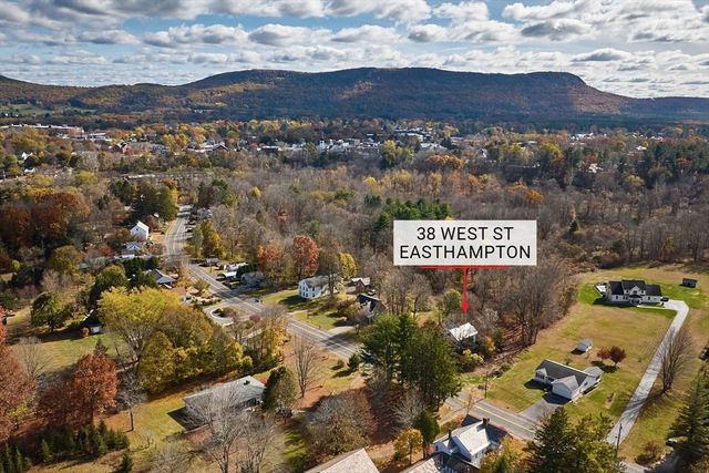 38 West St, Easthampton, MA 01027