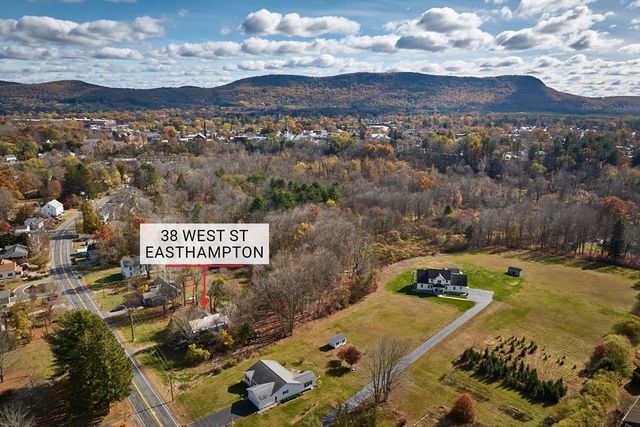 38 West St, Easthampton, MA 01027