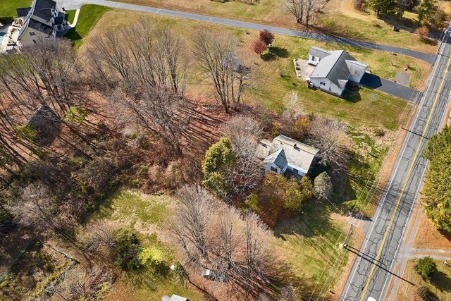 38 West St, Easthampton, MA 01027