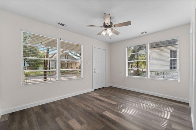 1615 Mckee Street, Houston, TX 77009