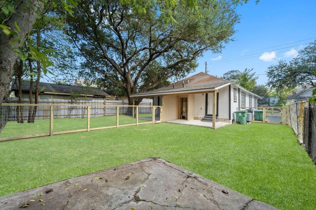 1615 Mckee Street, Houston, TX 77009