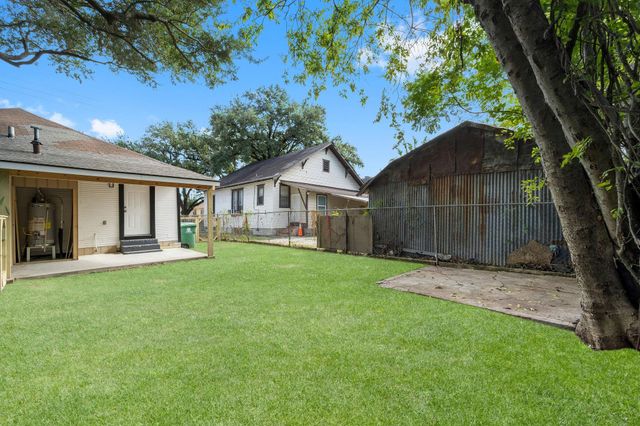 1615 Mckee Street, Houston, TX 77009