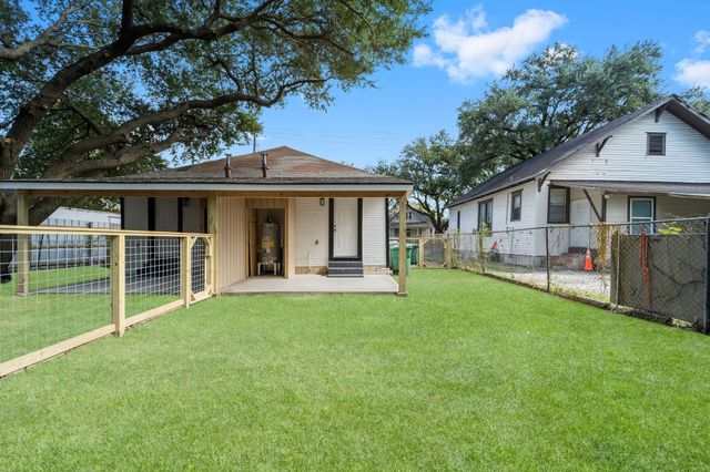 1615 Mckee Street, Houston, TX 77009