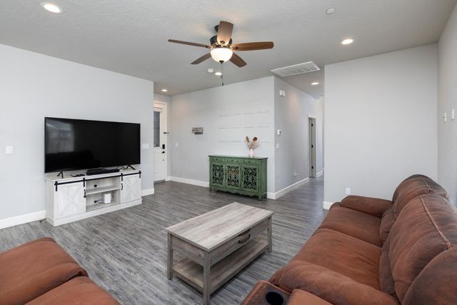 1374 Enns, Reedley, CA 93654