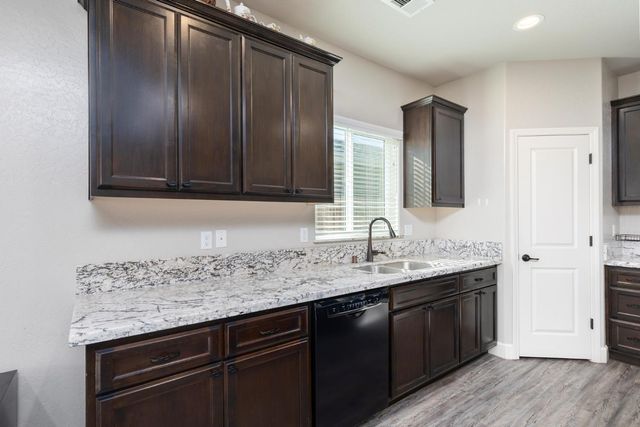 1374 Enns, Reedley, CA 93654