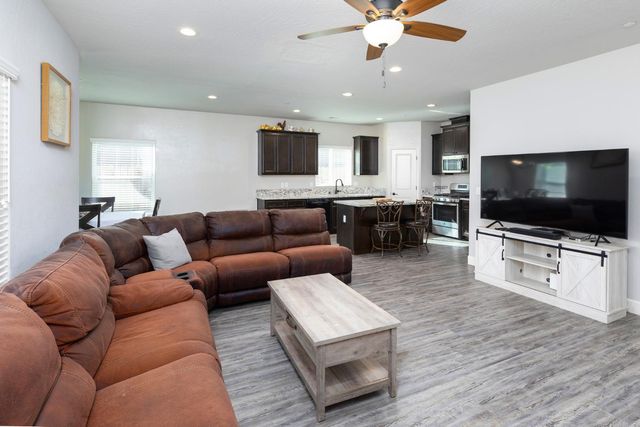 1374 Enns, Reedley, CA 93654