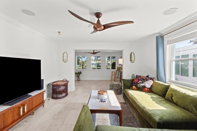 604 SPANISH DRIVE N, Longboat Key, FL 34228