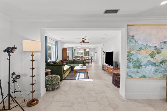 604 SPANISH DRIVE N, Longboat Key, FL 34228