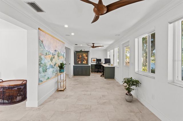 604 SPANISH DRIVE N, Longboat Key, FL 34228