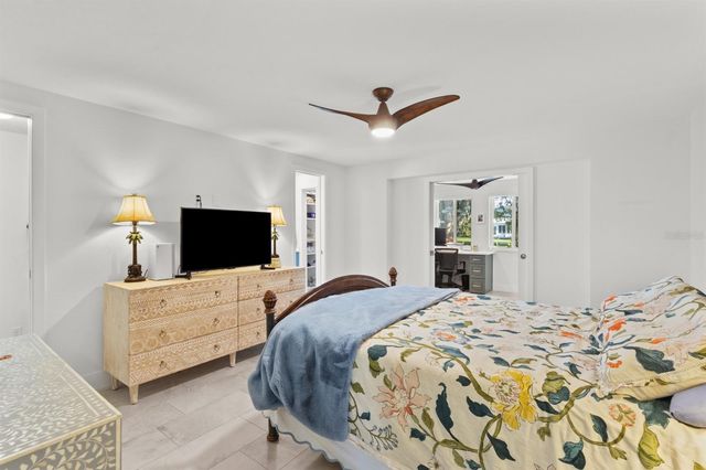 604 SPANISH DRIVE N, Longboat Key, FL 34228