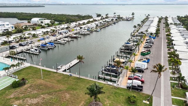 604 SPANISH DRIVE N, Longboat Key, FL 34228