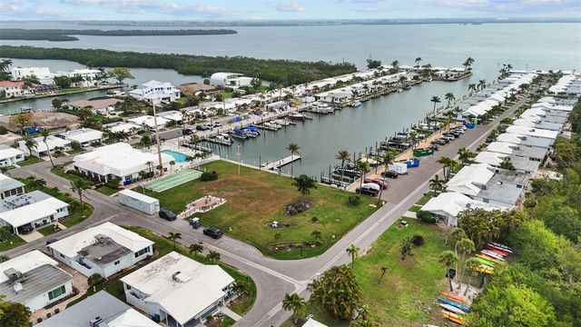 604 SPANISH DRIVE N, Longboat Key, FL 34228