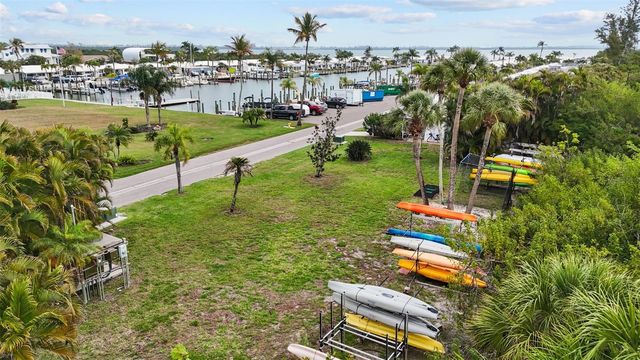 604 SPANISH DRIVE N, Longboat Key, FL 34228