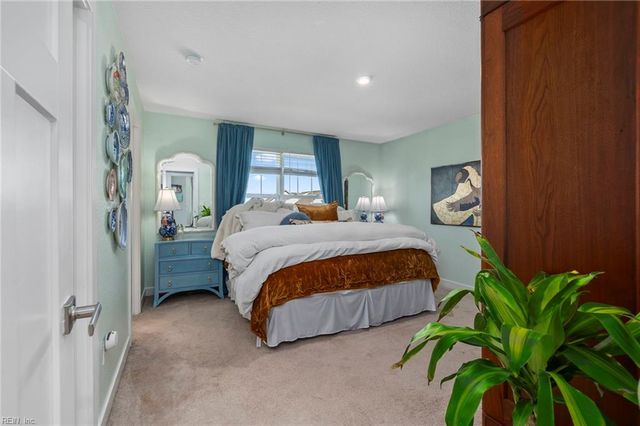 318 Green Lake RD, Moyock, NC 27958