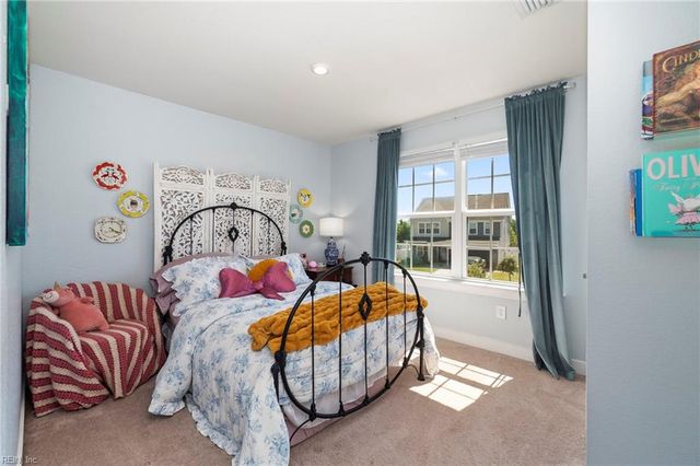 318 Green Lake RD, Moyock, NC 27958