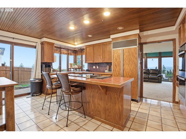 29885 RIVERVIEW Dr, Rainier, OR 97048