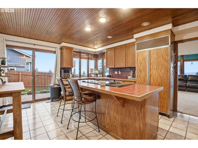29885 RIVERVIEW Dr, Rainier, OR 97048