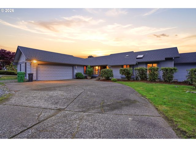 29885 RIVERVIEW Dr, Rainier, OR 97048