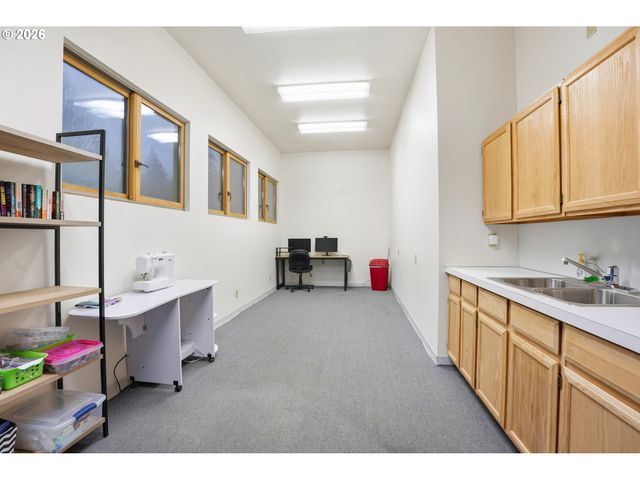 29885 RIVERVIEW Dr, Rainier, OR 97048