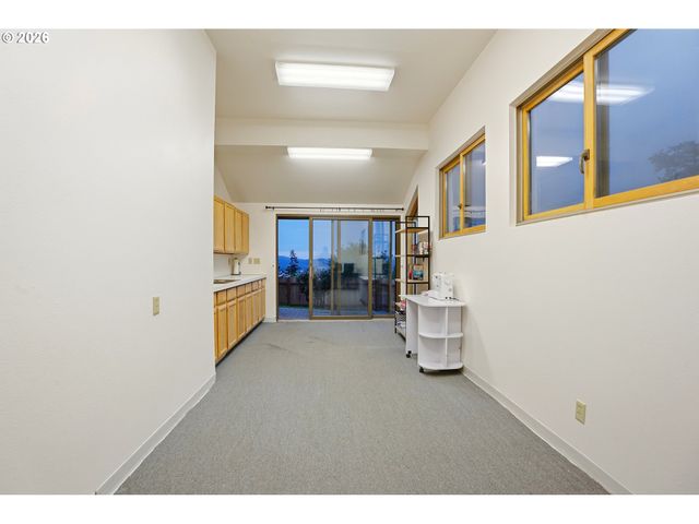 29885 RIVERVIEW Dr, Rainier, OR 97048