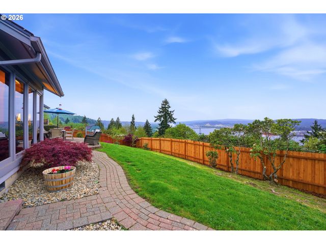 29885 RIVERVIEW Dr, Rainier, OR 97048