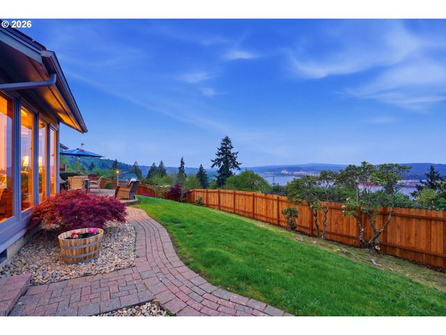 29885 RIVERVIEW Dr, Rainier, OR 97048