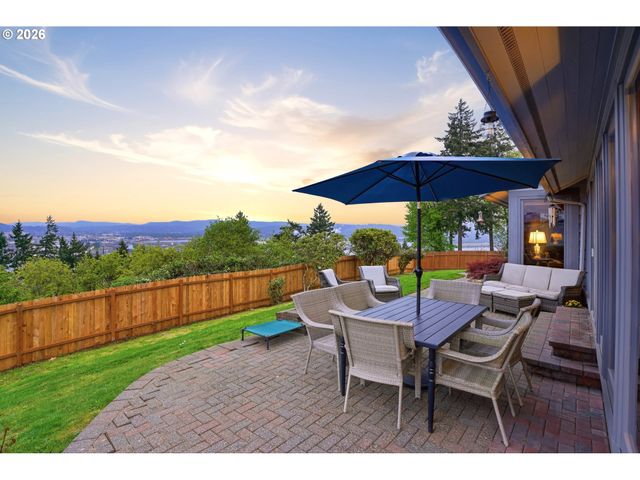 29885 RIVERVIEW Dr, Rainier, OR 97048