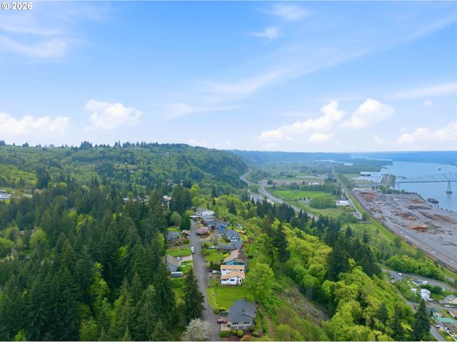 29885 RIVERVIEW Dr, Rainier, OR 97048
