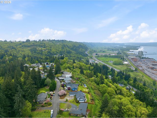 29885 RIVERVIEW Dr, Rainier, OR 97048