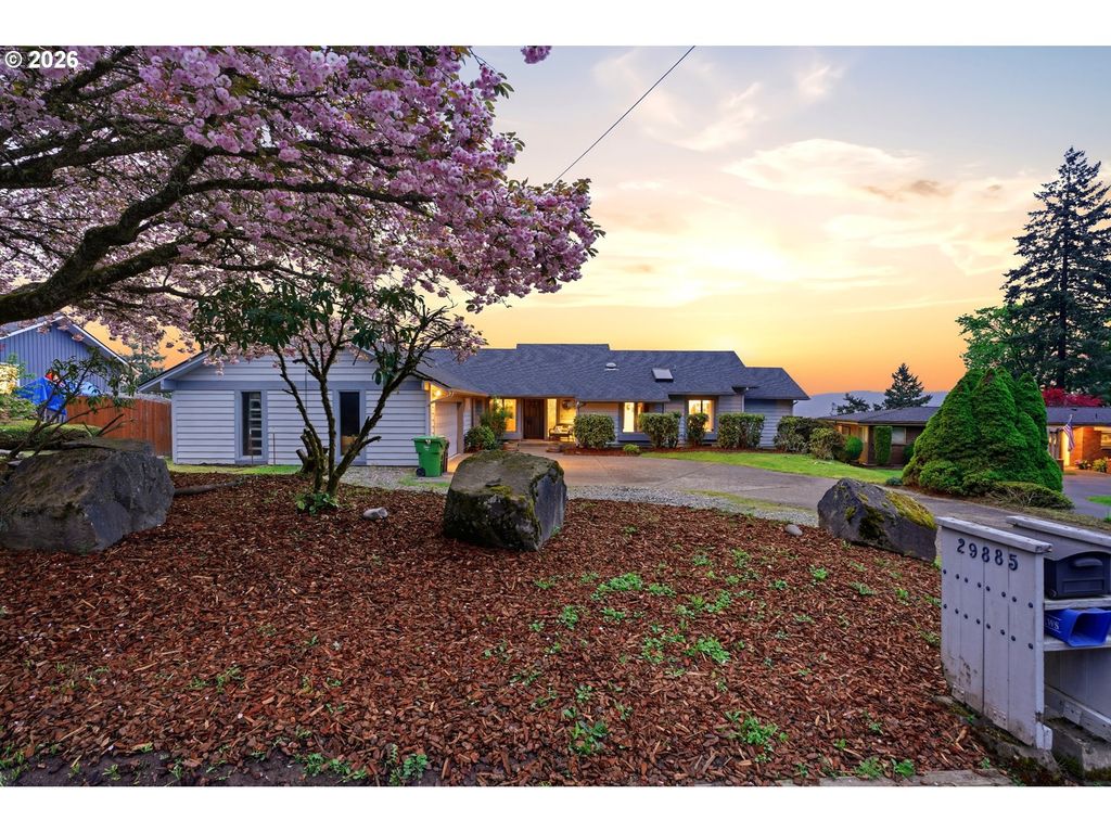 29885 RIVERVIEW Dr, Rainier, OR 97048