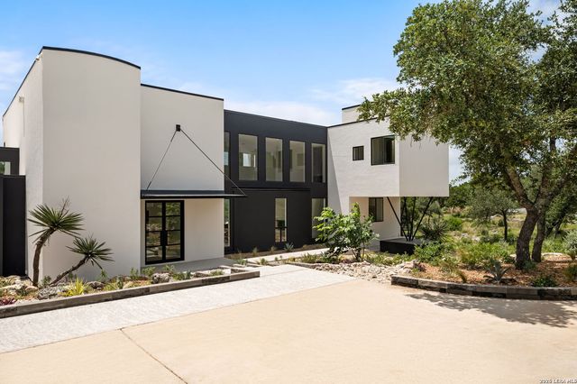22719 E Range, San Antonio, TX 78255