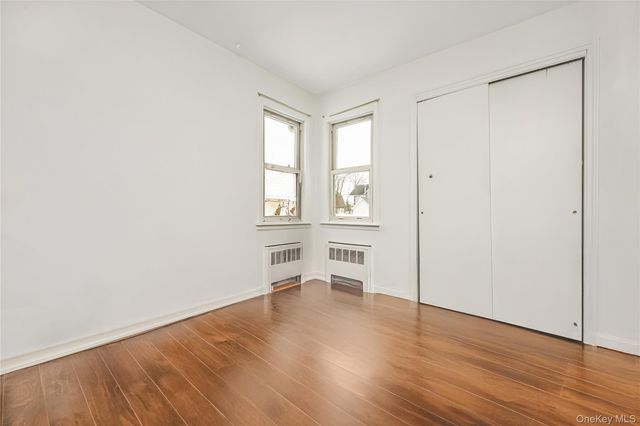 6 Dean Street, Farmingdale, NY 11735