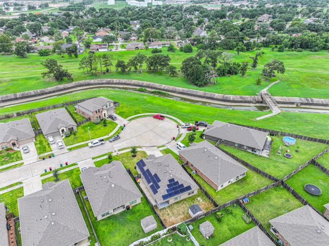 3930 Hawaiian Court, Baytown, TX 77521