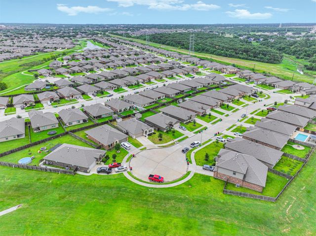 3930 Hawaiian Court, Baytown, TX 77521