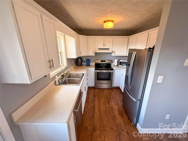 45 Pleasant Court, Flat Rock, NC 28731
