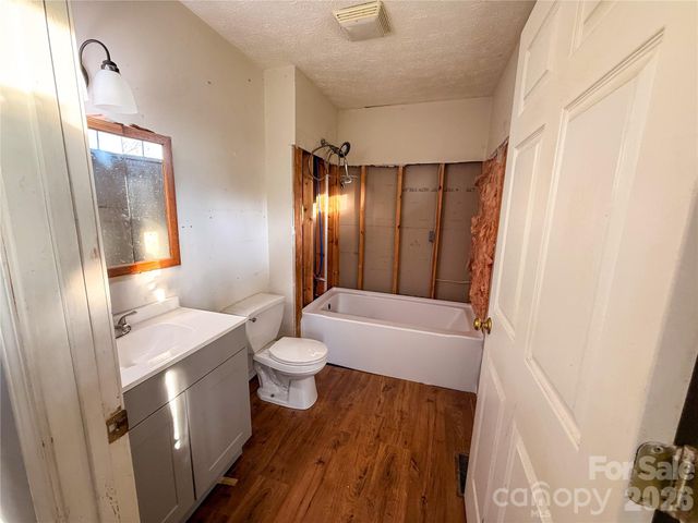 45 Pleasant Court, Flat Rock, NC 28731