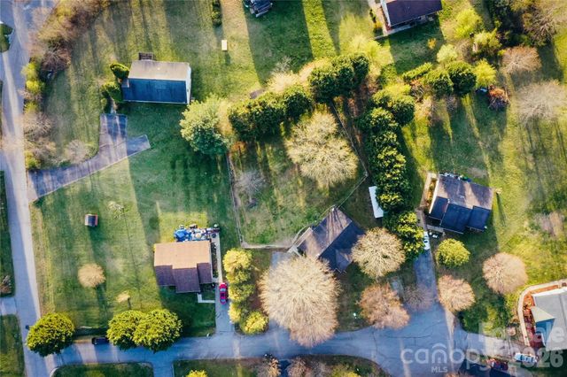 45 Pleasant Court, Flat Rock, NC 28731