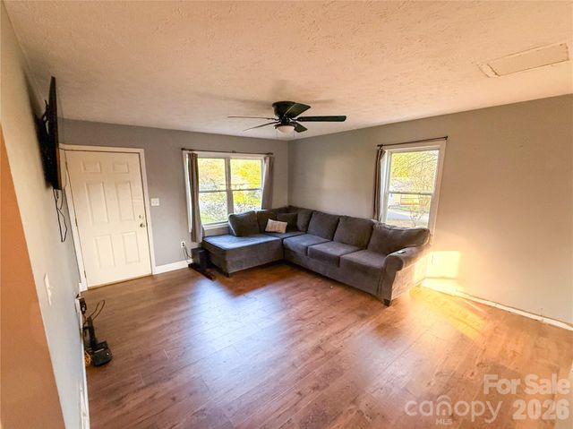 45 Pleasant Court, Flat Rock, NC 28731