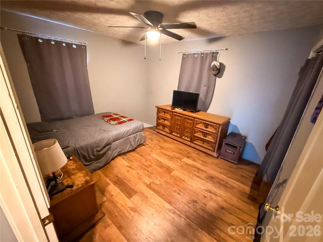 45 Pleasant Court, Flat Rock, NC 28731
