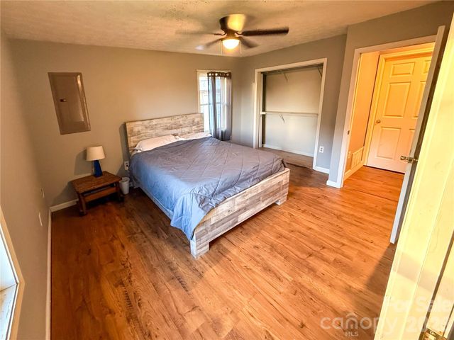 45 Pleasant Court, Flat Rock, NC 28731